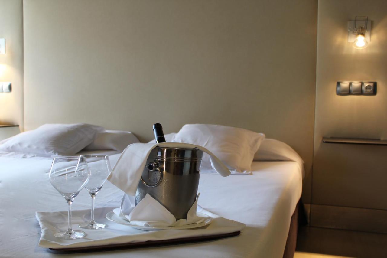 Hotel Almirante Феррол Экстерьер фото